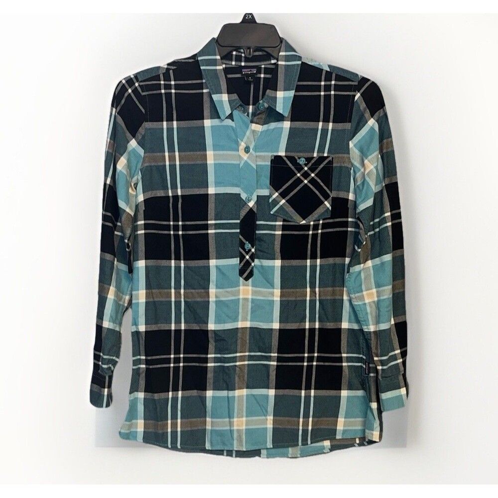 Patagonia SZ SMALL Women’s Long Sleeve Plaid 1/2 Button Down Flannel, outdoors
